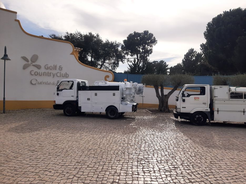 Desentupimento de esgotos e aspiração de fossas sépticas