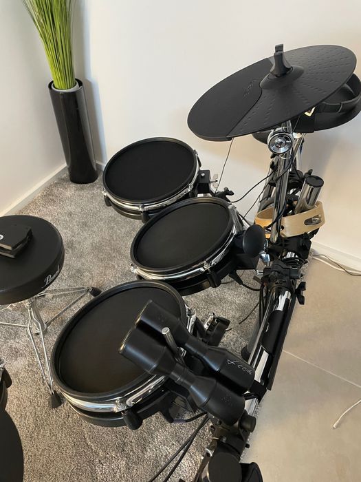 Bateria eletronica Alesis