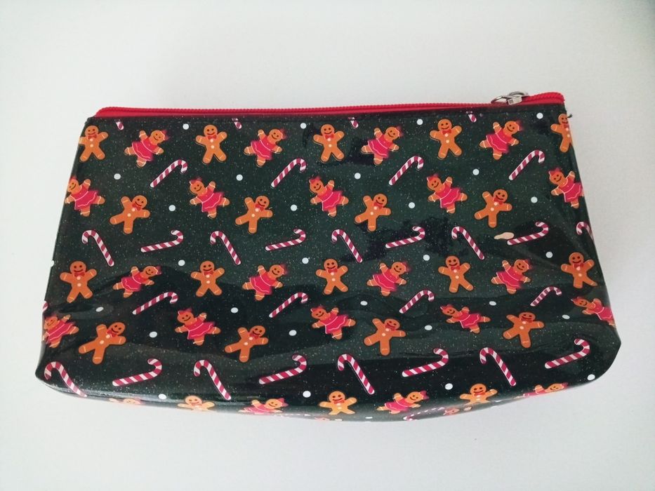 Kosmetyczka świąteczna sinsay