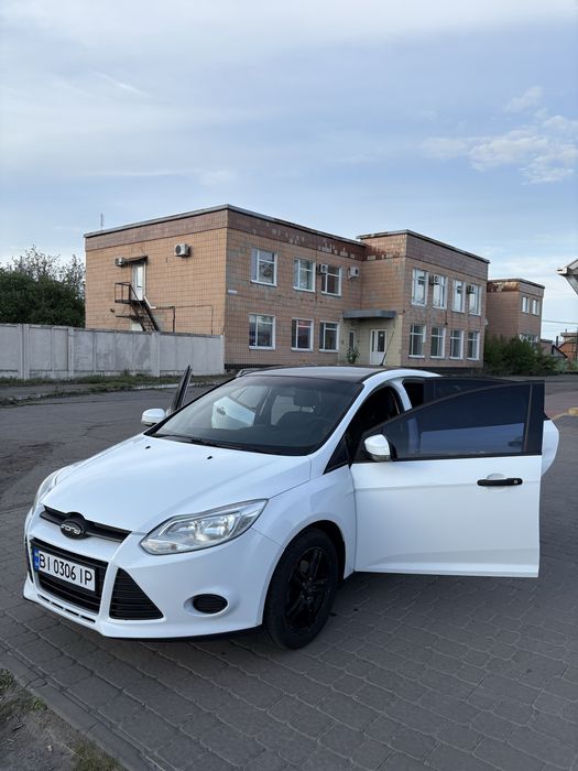 Продам Ford Focus 3 хетчбек 2012 1,6 газ/бенз