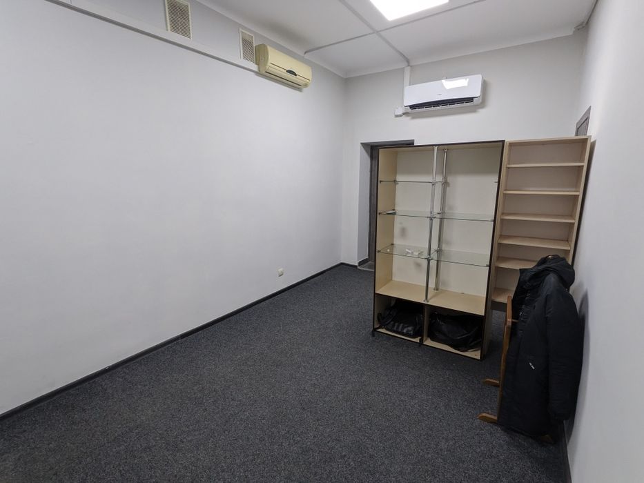 Суборенда кабінету, офісу. Оренда робочого місця. Луцьк, Шопена 22