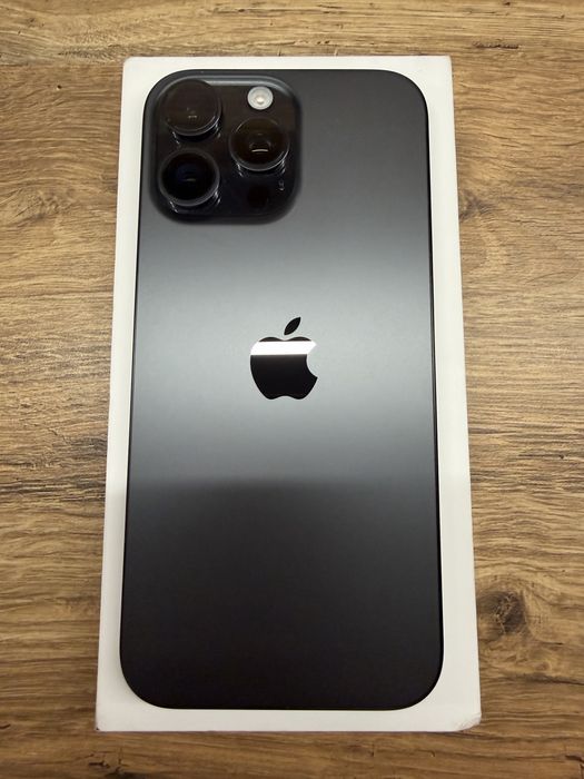 Продам Iphone 16 pro max 256gb black + чехол Pitaka