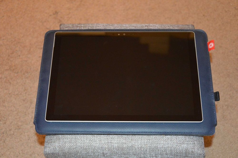 Microsoft Surface Pro 4 - 2736 x 1824 - Win10Pro + etui