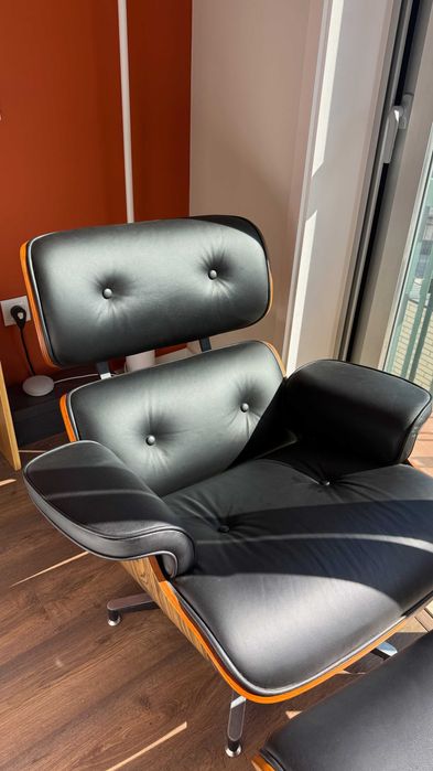 Cadeirão Eames Lounge