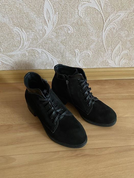 Замшеві черевики, черевики
