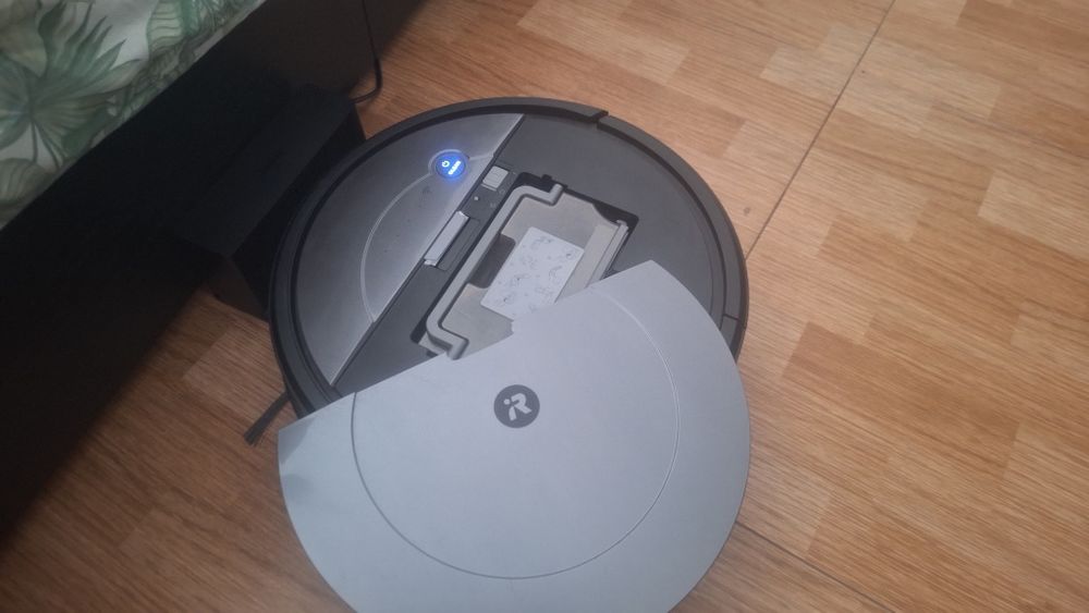 iRobot Roomba Combo - Robot Aspirador e Mop | Funcional | Tampa partida