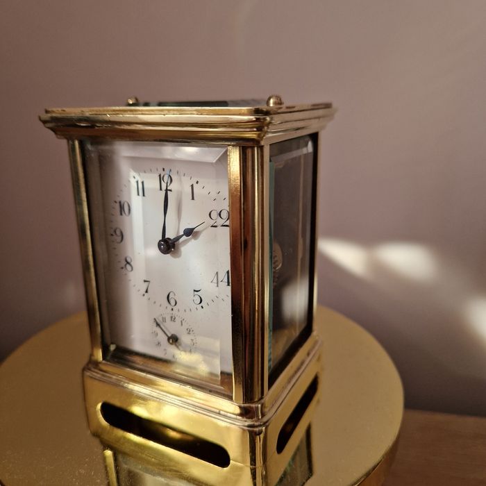 Sprzedam piękny zegar miniatura