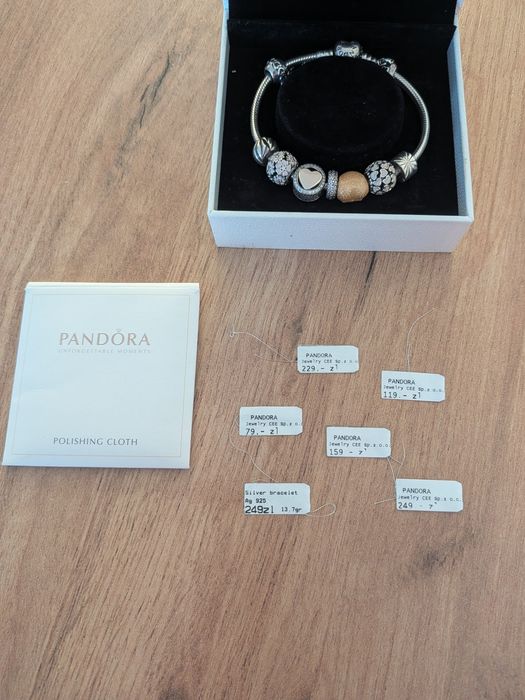 Bransoletka Pandora + charms pudrowy róż