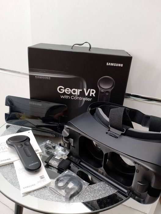 okulary VR Samsung Gear VR z pilotem Bluetooth.