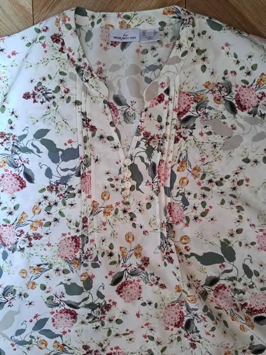 Bluzka By basically you