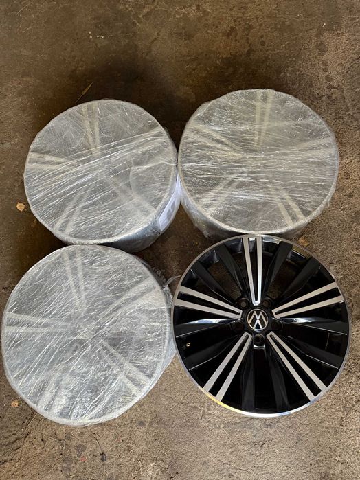 Oryginalne Felgi Aluminiowe VW 18" – 5x112 – Czarny Połysk + Polerka