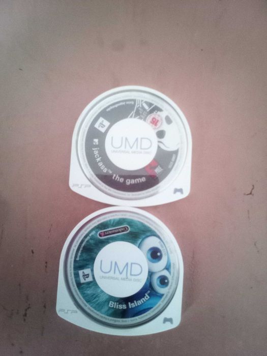 Срочно продам 7 UMD дисков на PSP