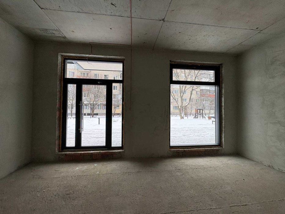 Оренда фасадного приміщення 43 м2  вул. В. Великого, ЖК Wabi