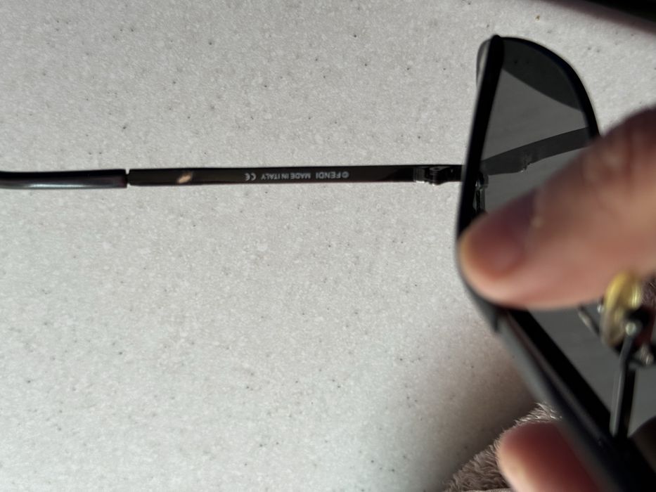 Продаю оригинальные очки Fendi в отличном состоянии