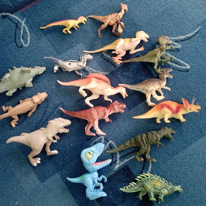 Продам різні динозаврики