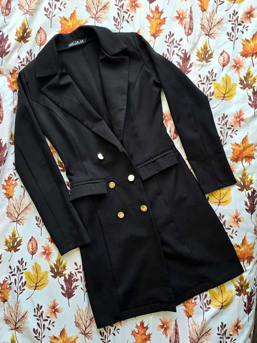 Czarna sukienka garniturowa marynarka taliowana Ooh la la