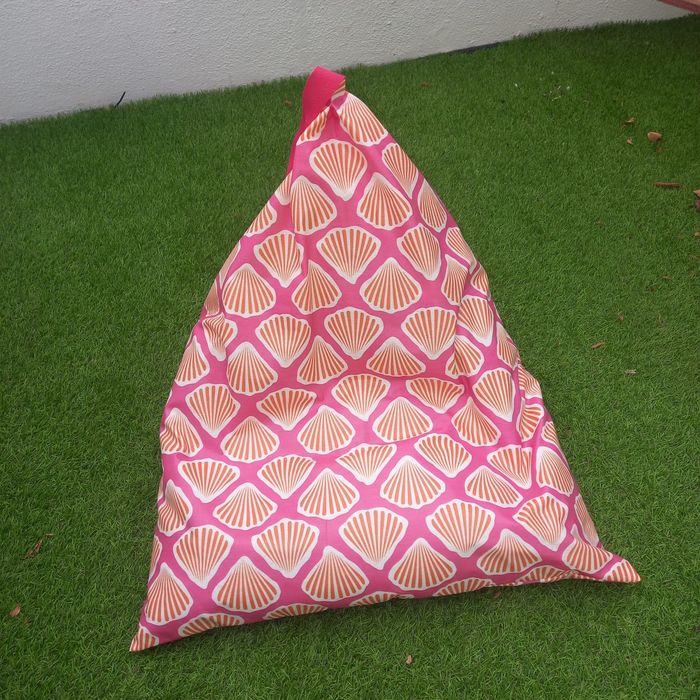 Puffs de praia e piscina