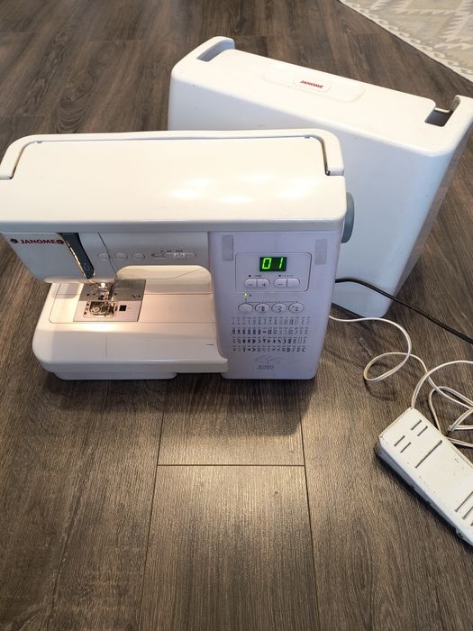Швейна машинка janome 6260