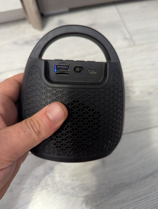 Потративная блютуз колонка