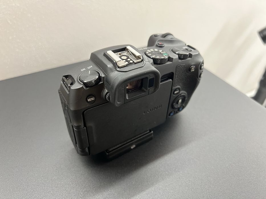 Canon RP + 2 Baterias