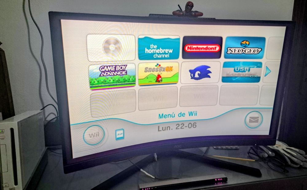 Monitor curvado AOC 27"