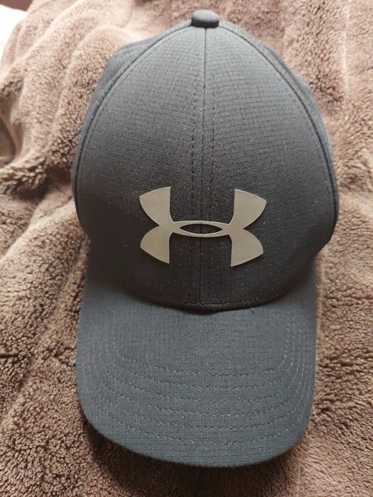 Бейсболка кепка фірми under armor оригінал 

Розмір по бірці:  M

Буде