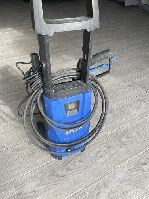 Maquina pressao agua nilfisk 125 avariada