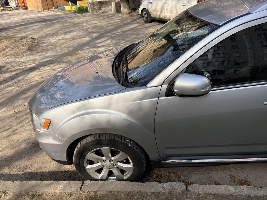 Mitsubishi outlander XL2010 rest 4wd