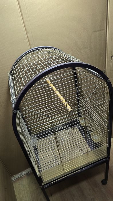 Gaiola de papagaios usada