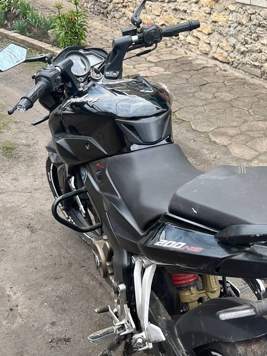 Bajaj pulsar ns 200