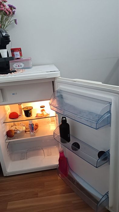 Frigorifico pequeno com congelador