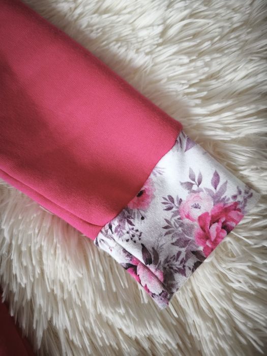 Uroczy płaszczyk dla dziewczynki