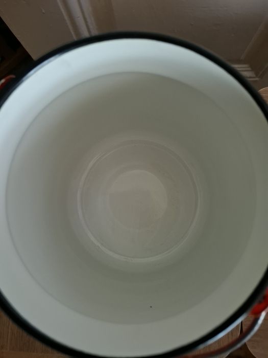 Набір кастрюль  в горошок