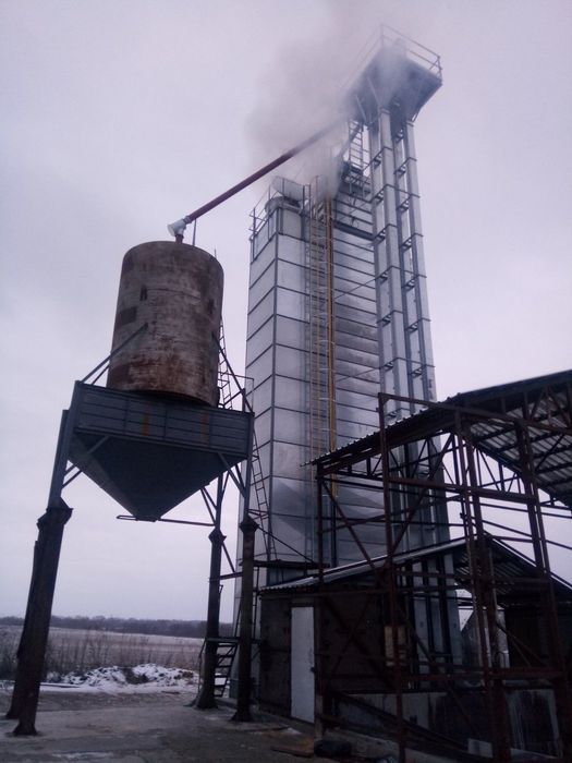 Зерносушарка ТоР для сої ріпака соняшника. Шахтна сушка для зерна