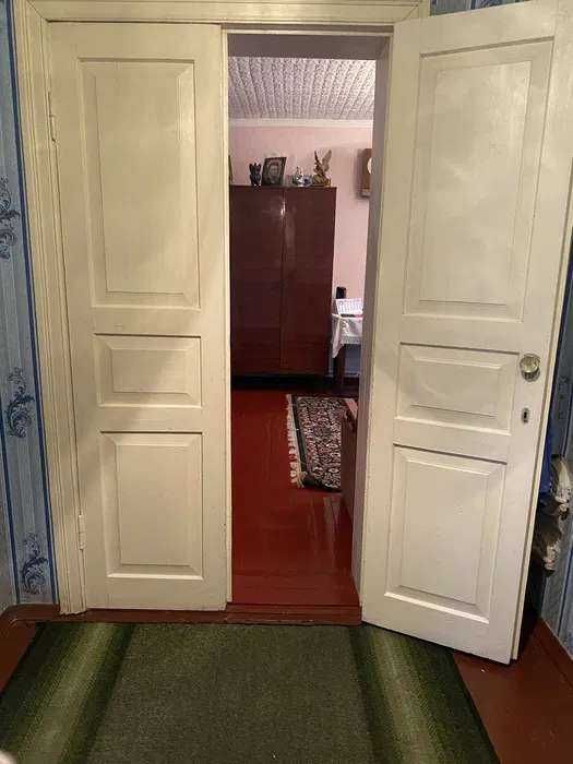 Житловий будинок з усіма комунікаціями в центрі Козина, газ