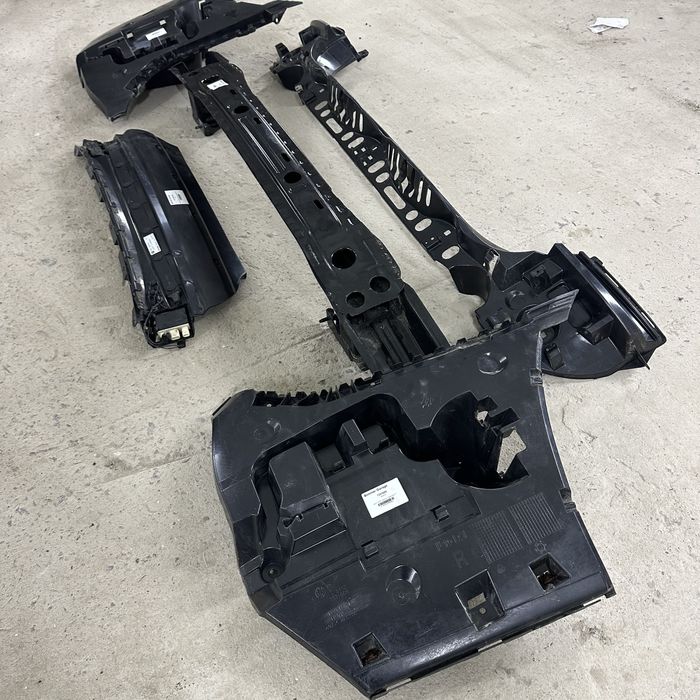 Підсилювач бампера,кронштейни заднього бампера bmw f10 Авторозборка