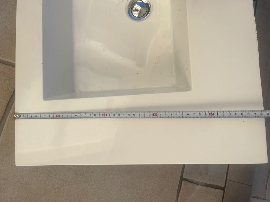 Labatorio com torneia Grohe incluida