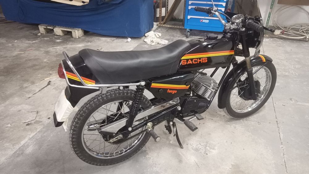 Sachs Fuego preta
