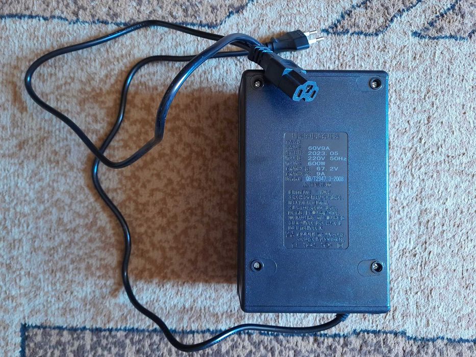 Зарядний пристрій 60V 9A Зарядне літієвої батареї акумулятора 67.2V