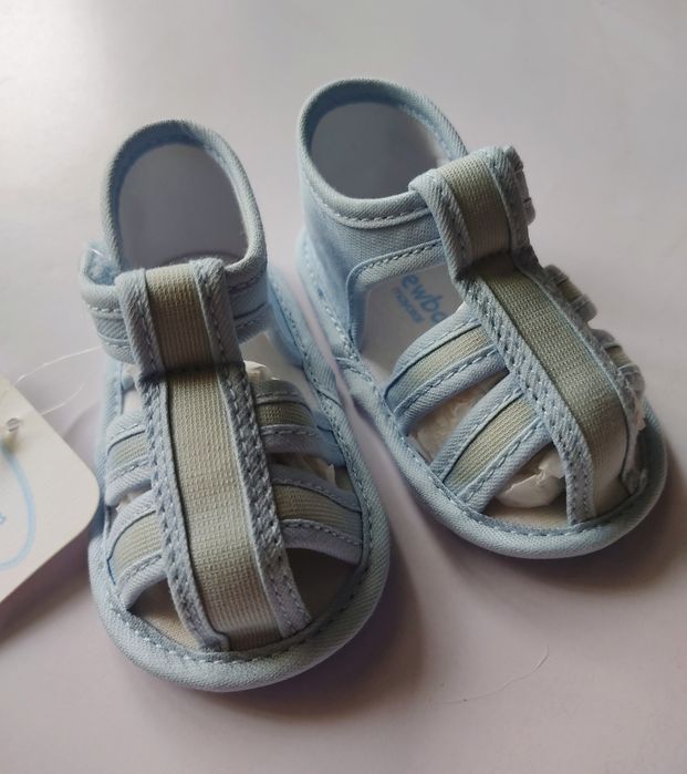 Sapatos e sandálias bebé