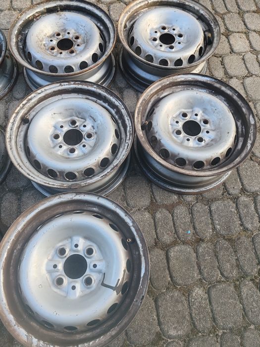 Felgi Fiat 126p R12 Fiat 125p Seicento Polonez R13 Rozstaw 4x98 kapsle ...