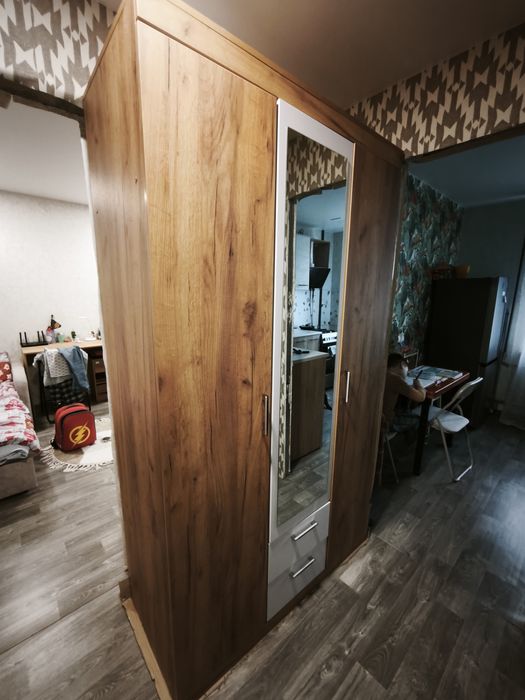 Шафа для спальні/коридору 3 дверна Моніка