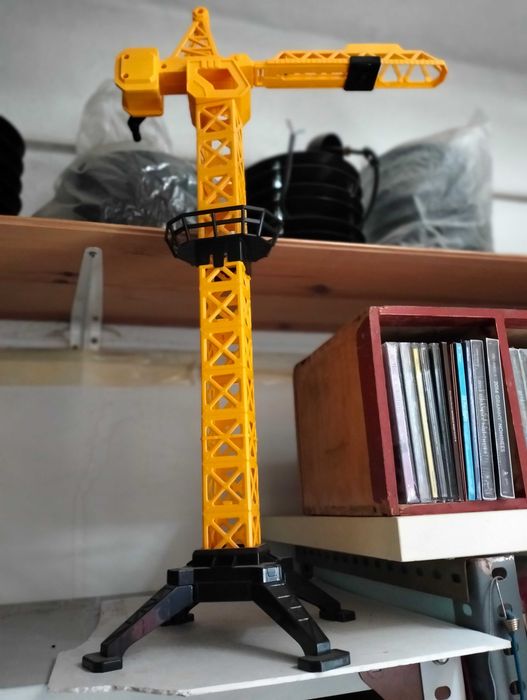 Grua Brinquedo em bom estado