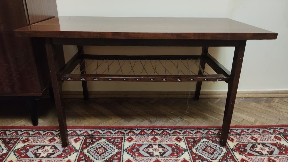 Журнальний столик