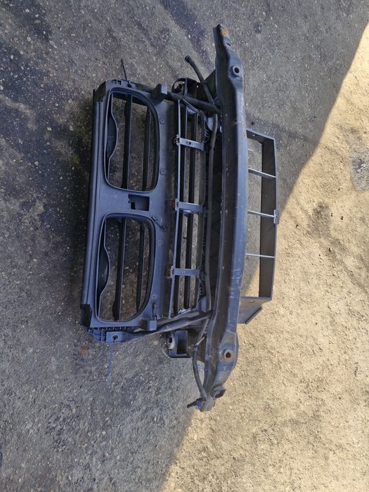 Pas przedni bmw x5 e70 zeluzja