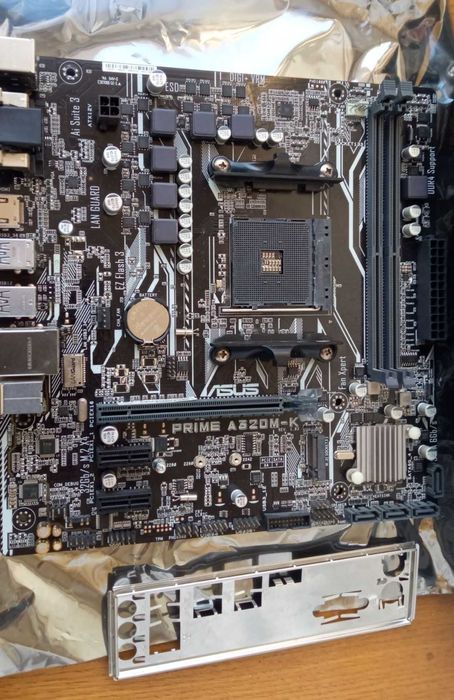 Материнська плата Asus Prime A320M-K (sAM4, AMD A320 )