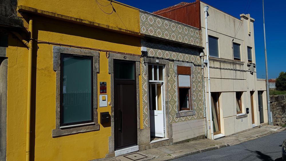VENDIDA !! Escritura em marcacao.Casa individual para renovar