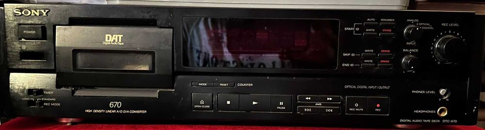 Sony DTC-670 Cyfrowy magnetofon kasetowy studyjny DAT