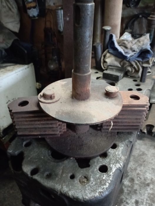 Продам на ДКУ готовый вал .