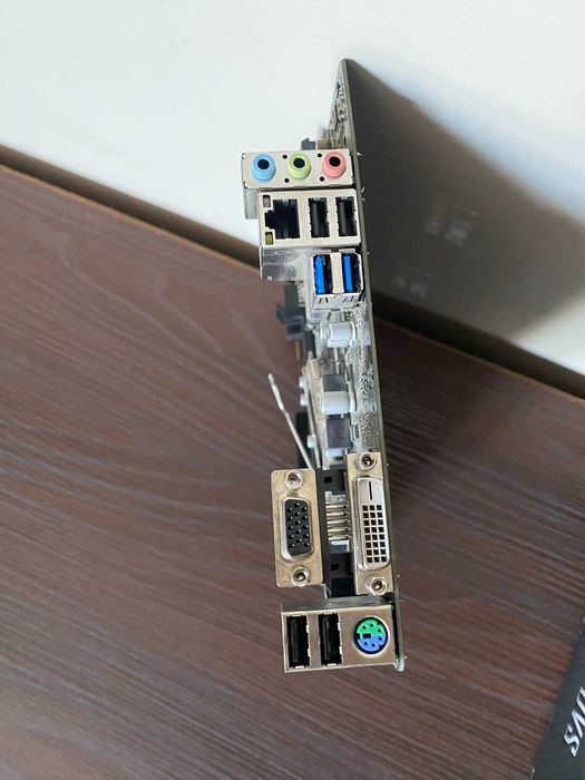 Материнська плата Asrock H310CM-DVS під відновлення
